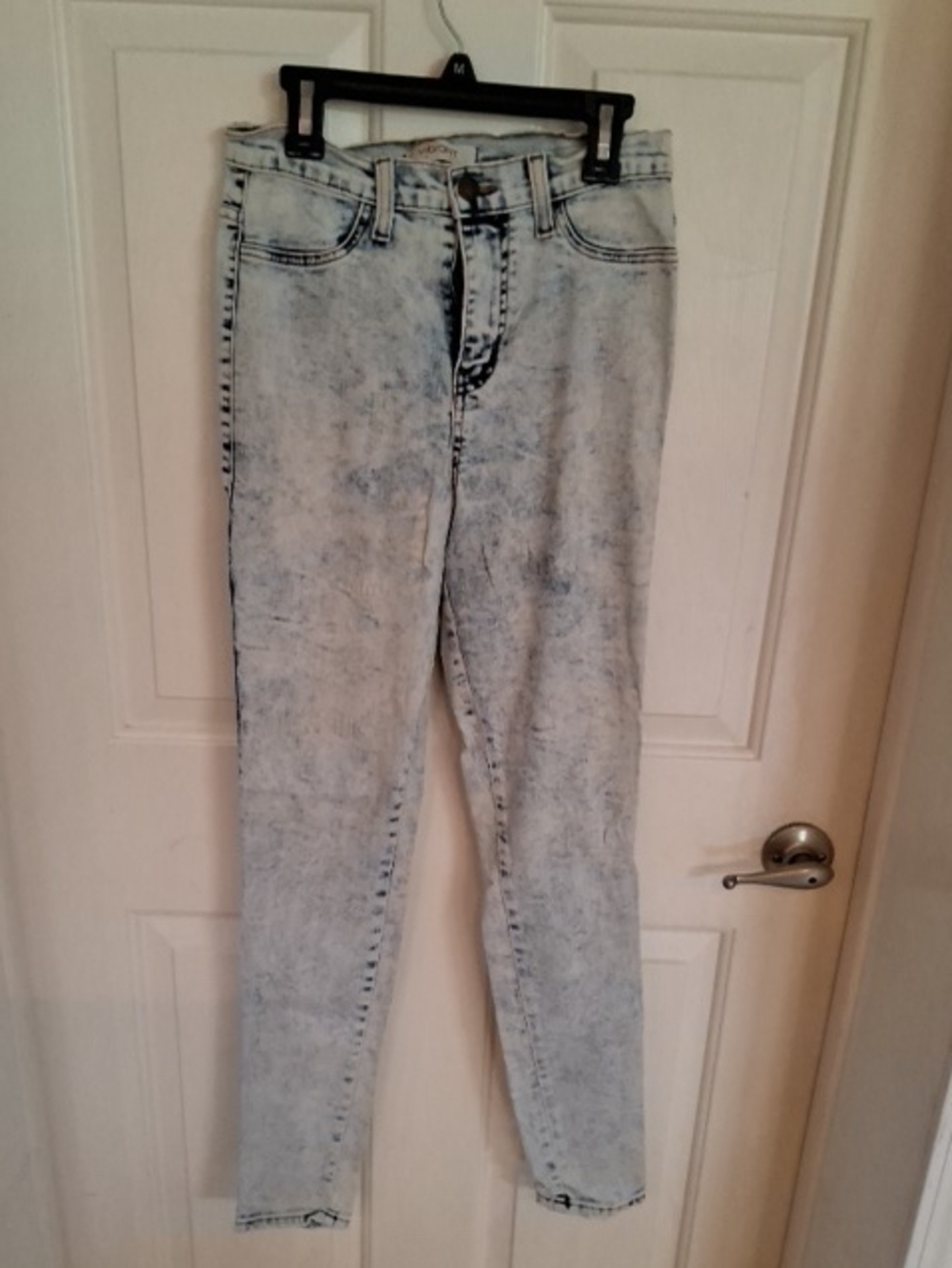Vibe Women's Light Acid-Wash Skinny Jeans - Gray